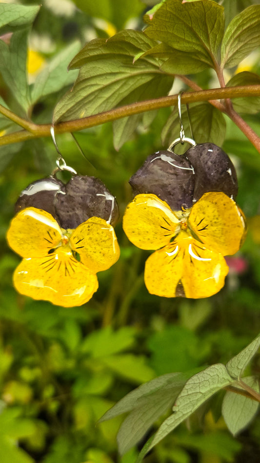Pansy Earring